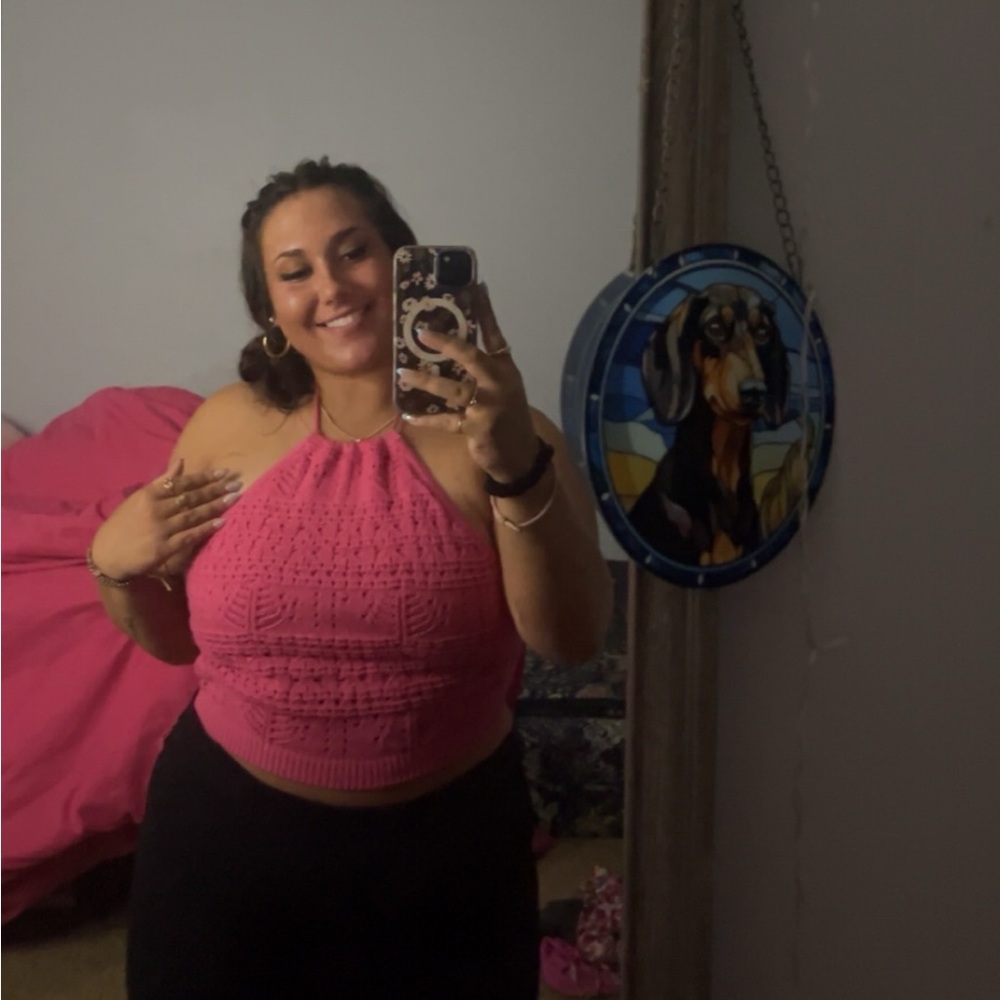 XL, pink, old navy “say what” crop top. Back cutout and flatters every shape.
